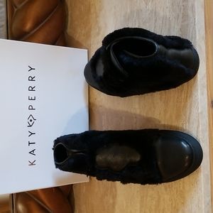 Katy Perry "The Honey-Faux Fur, Black, size 9